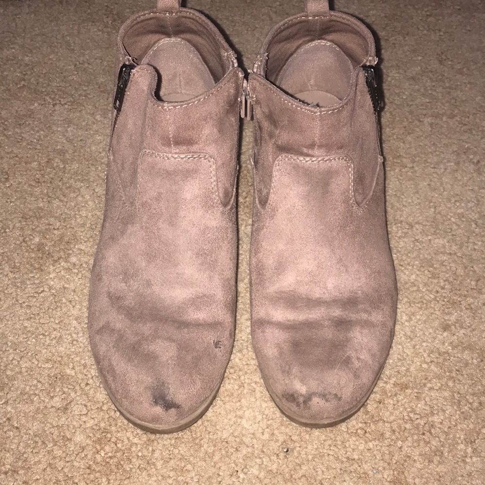 Shoes - Picture 2 of 4